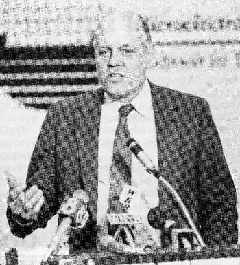 Digital Equipment Corporation 联合创始人 Kenneth Olsen,摄于 1986 年 Rochester Institute of Technology 出版物。