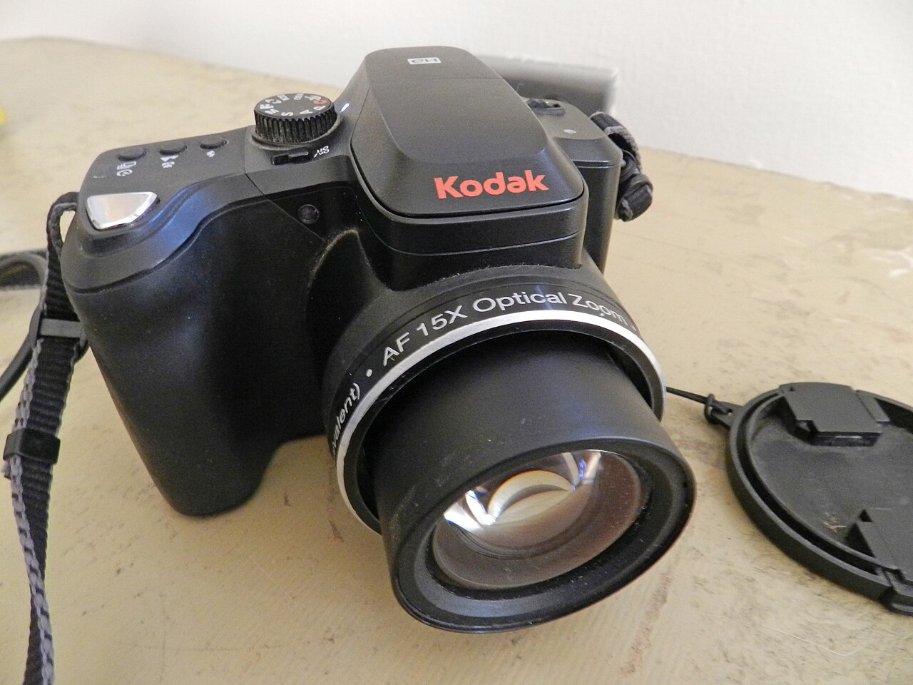 kodak-easyshare-z1015-is